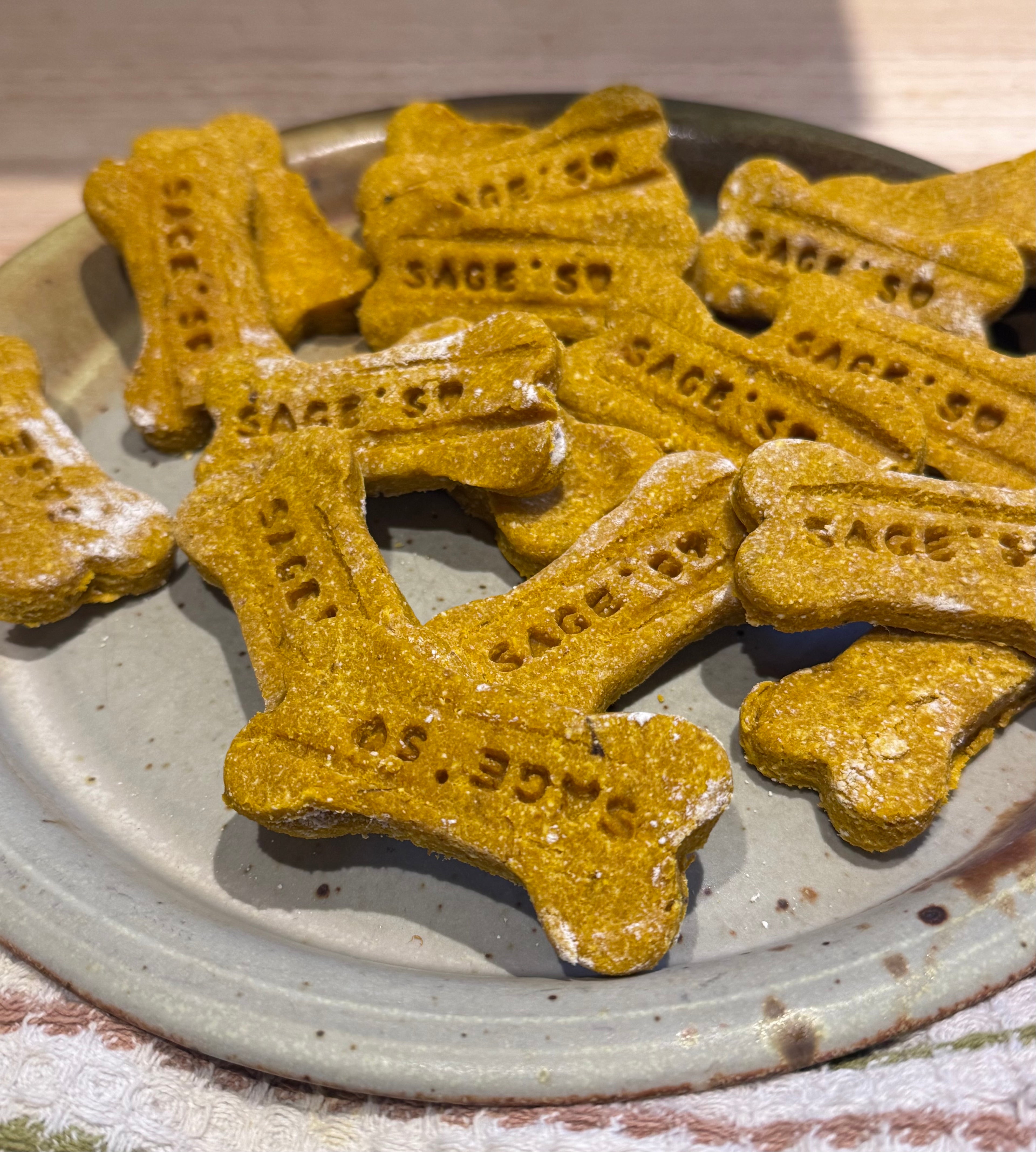 🍂 Pumpkin-Banana Oat Dog Treats – Small-Batch, All-Natural Goodness